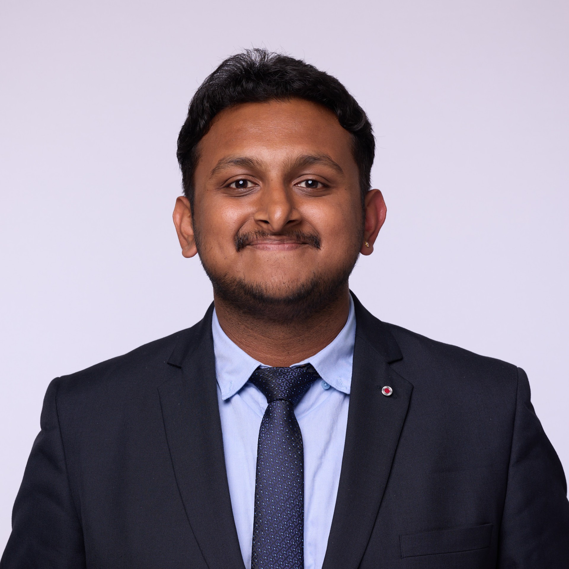 Portrait of Kaushhal Narayanaswami, USC Marshall MBA candidate and portfolio author